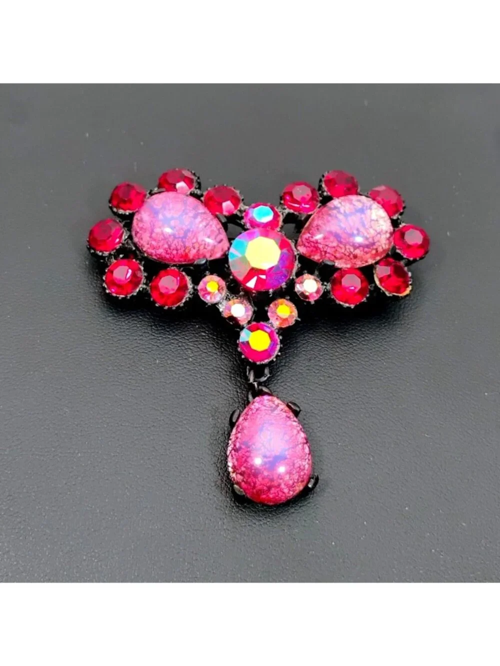 Vtg Claudette japanned pink & red art glass brooch Foiled Art Glass Cat's Eye